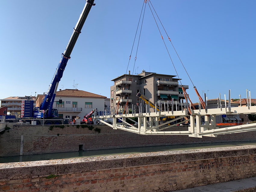 La Passerella Ciclopedonale Sopra Il Fiume Misa Sta Prendendo Forma